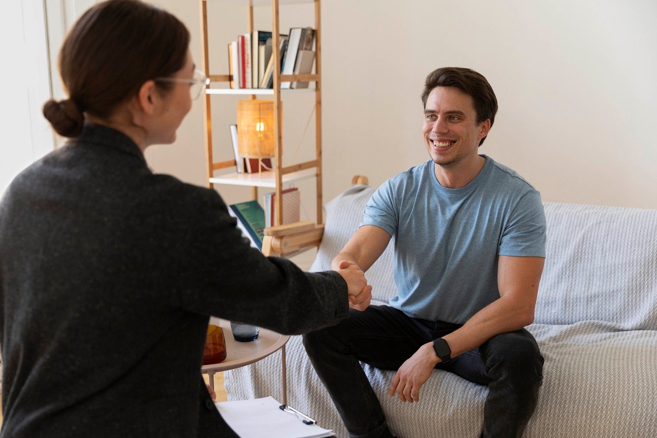 Analyse and respond to client health information