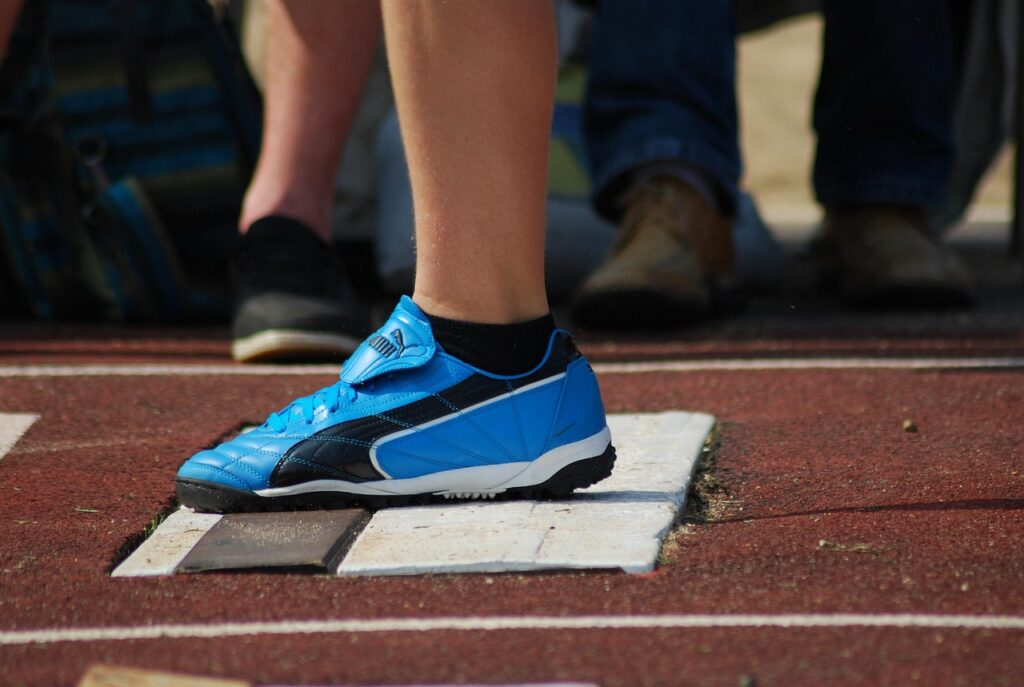Work effectively in sport, fitness and recreation environments